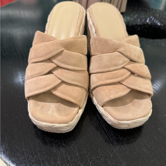 Vince Gilian Suede Wedge Sandal with added rubber soles. Very good condition. - Picture 2 of 12